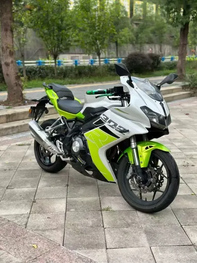 Мотоцикл Benelli 302RR