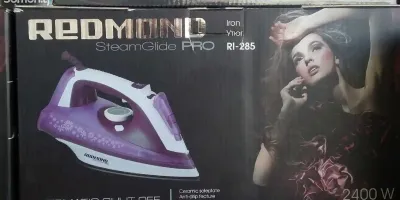 Утюг Redmond RI-285