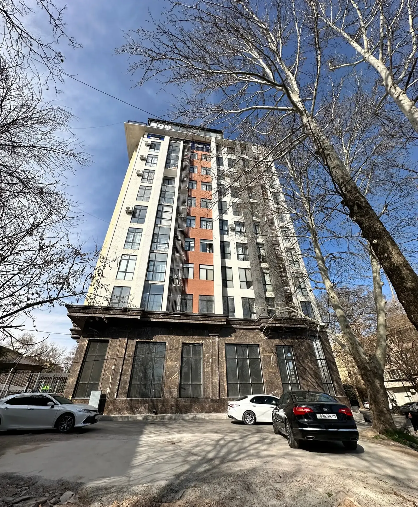 Помещение под свободное назначение, 300м², 91й микрорайон, Поликлиника №10, Сзади Барки Точик, Район Сино