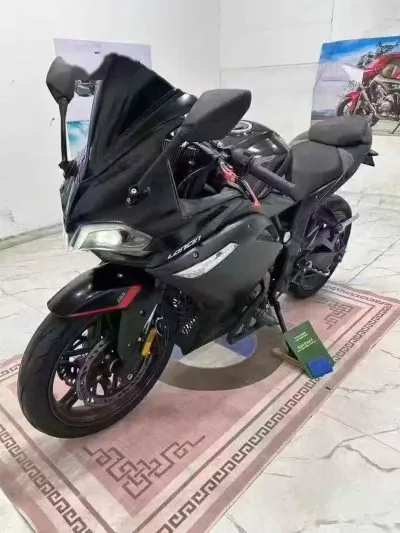 Мотоцикл Kawasaki 300 cc