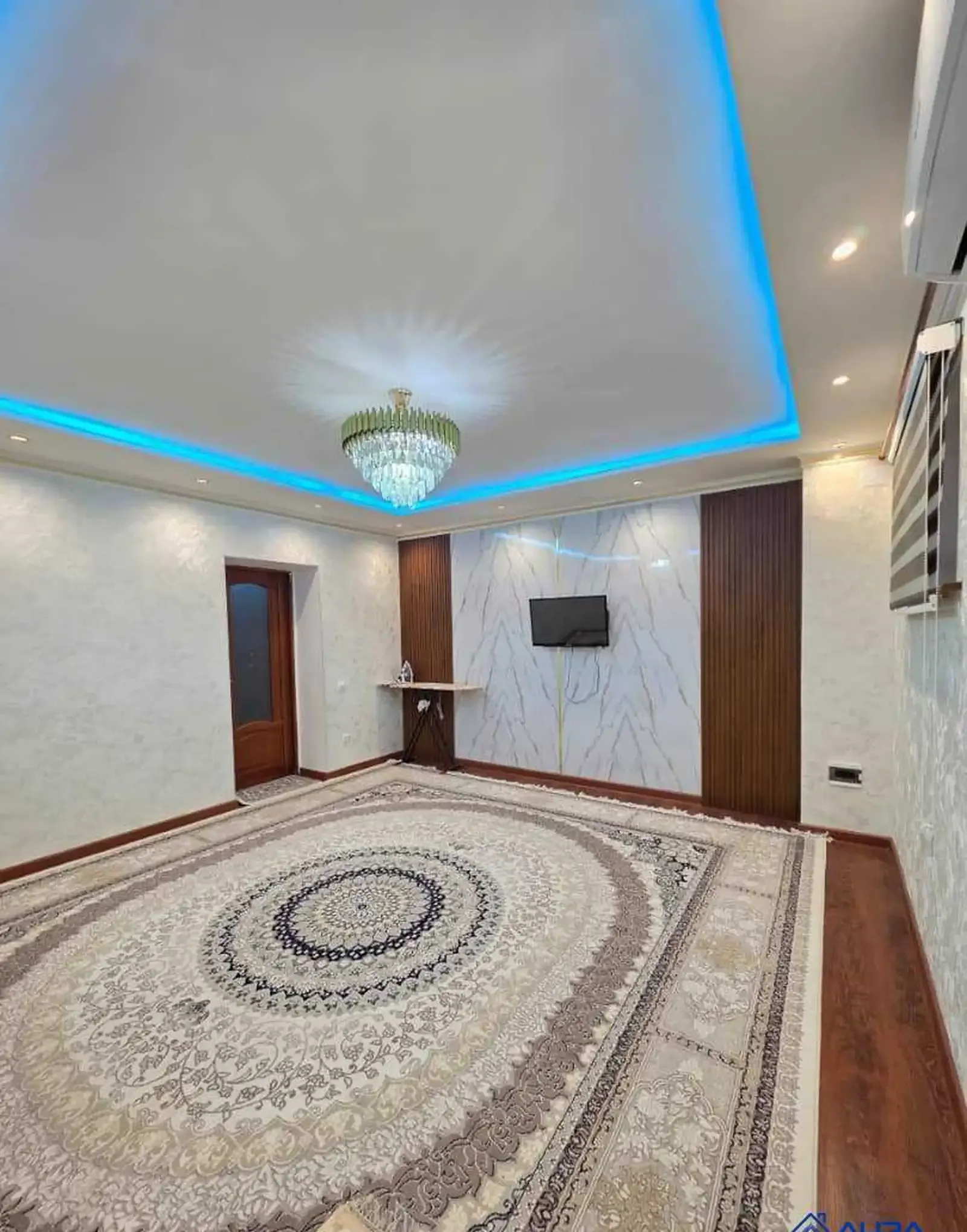2-комн. квартира, Цокольный этаж, 60 м², Сино
