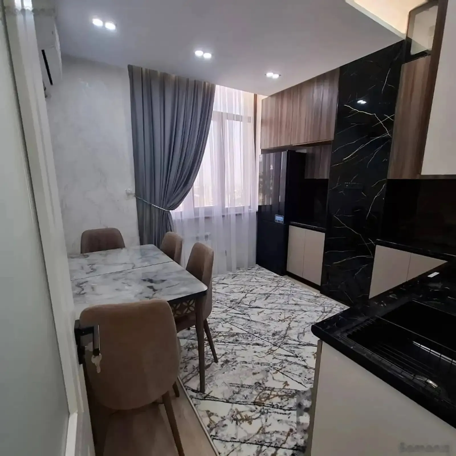 2-комн. квартира, 21 этаж, 56м², Шохмансур