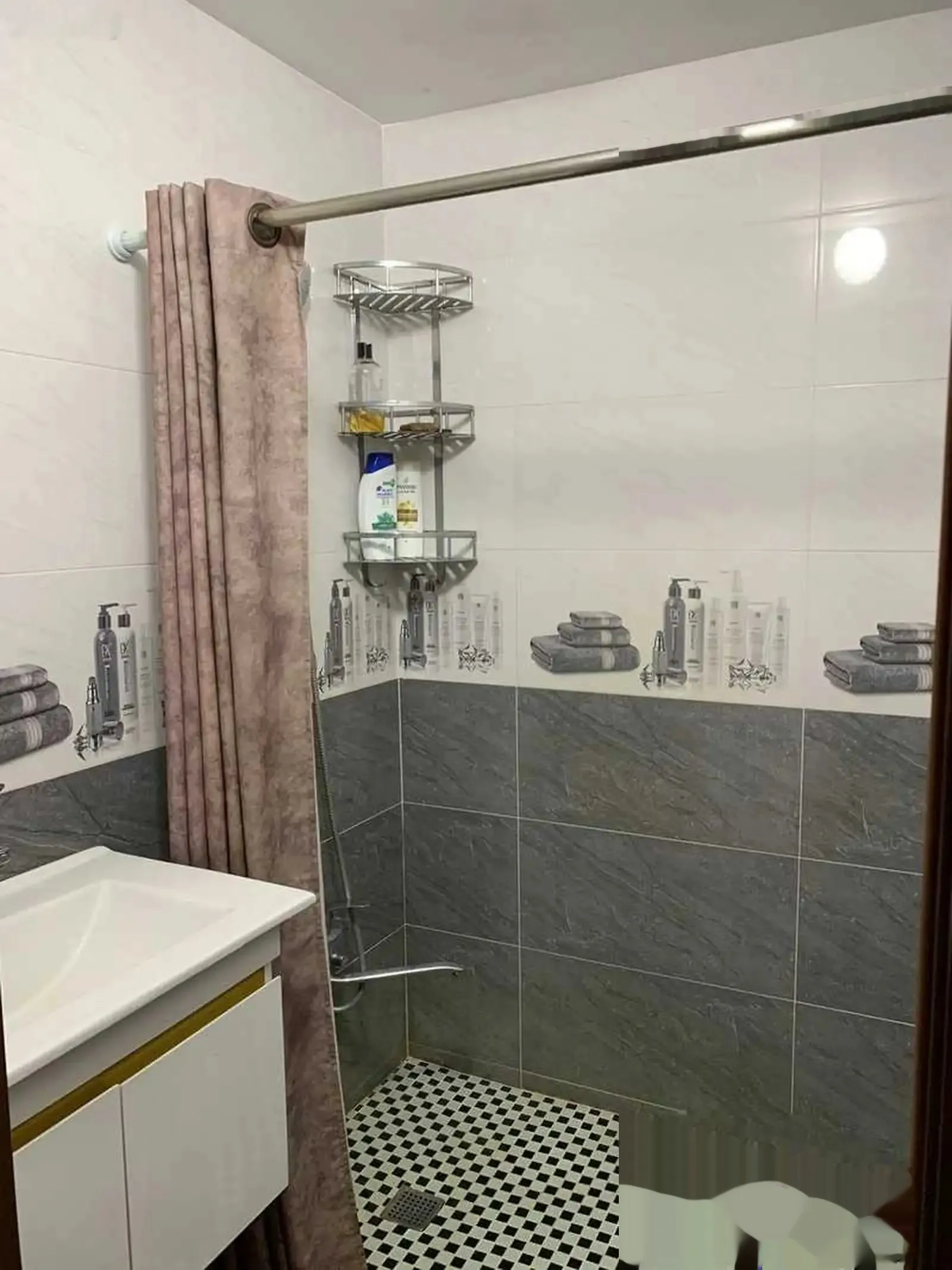 3-комн. квартира, 2 этаж, 68м², 33 мкр (пеши супермаркет Аминчон)
