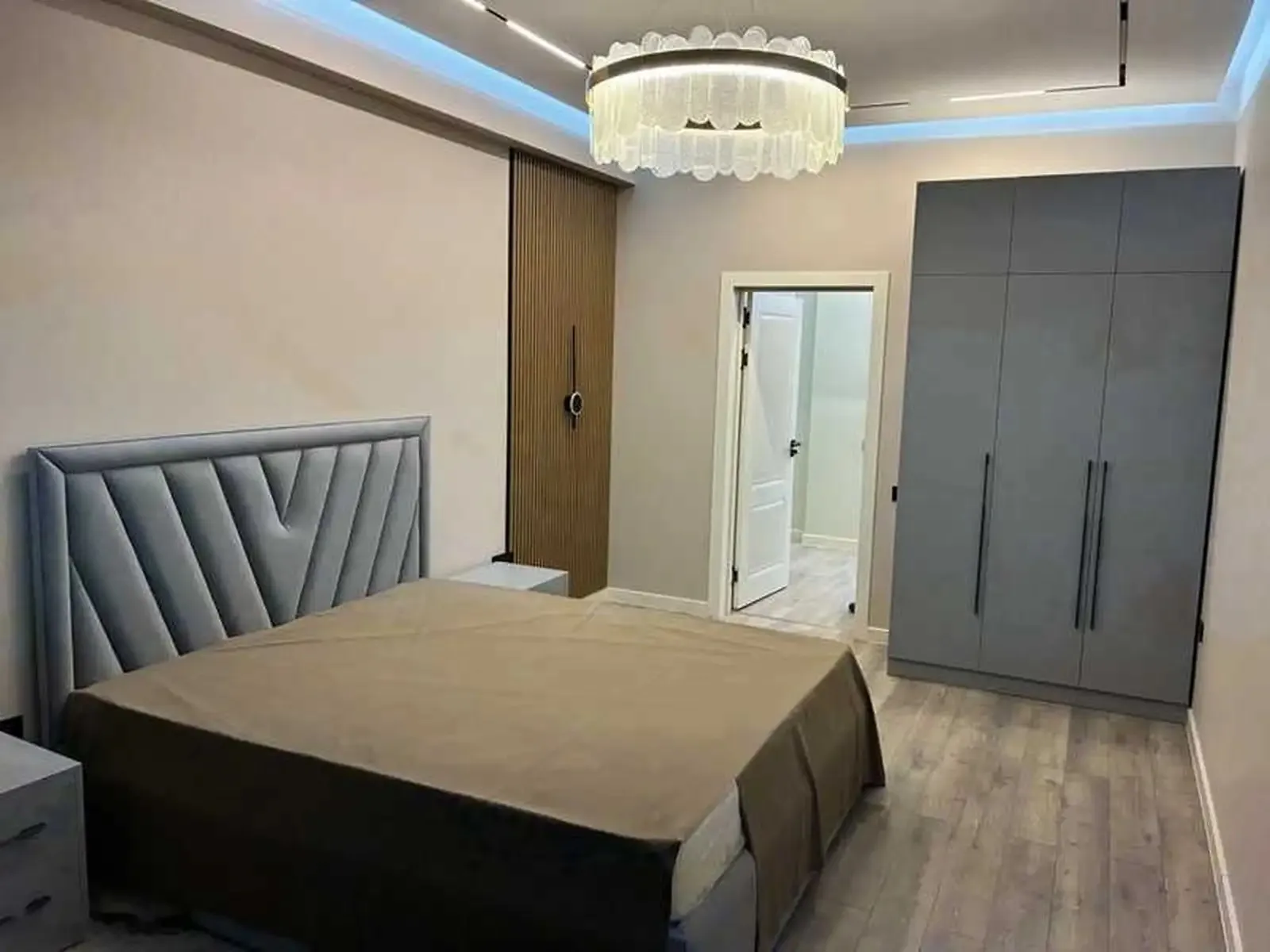 3-комн. квартира, 4 этаж, 98м², 4 рахаи северный
