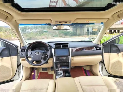 Toyota Camry, 2016