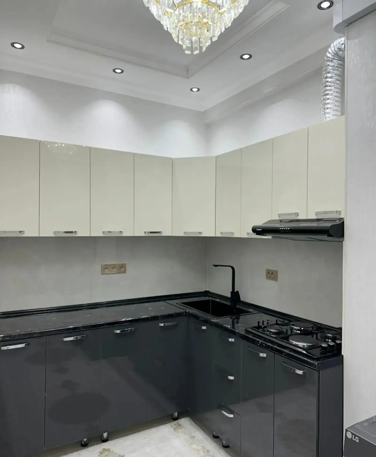2-комн. квартира, 5 этаж, 82м², ОВИР
