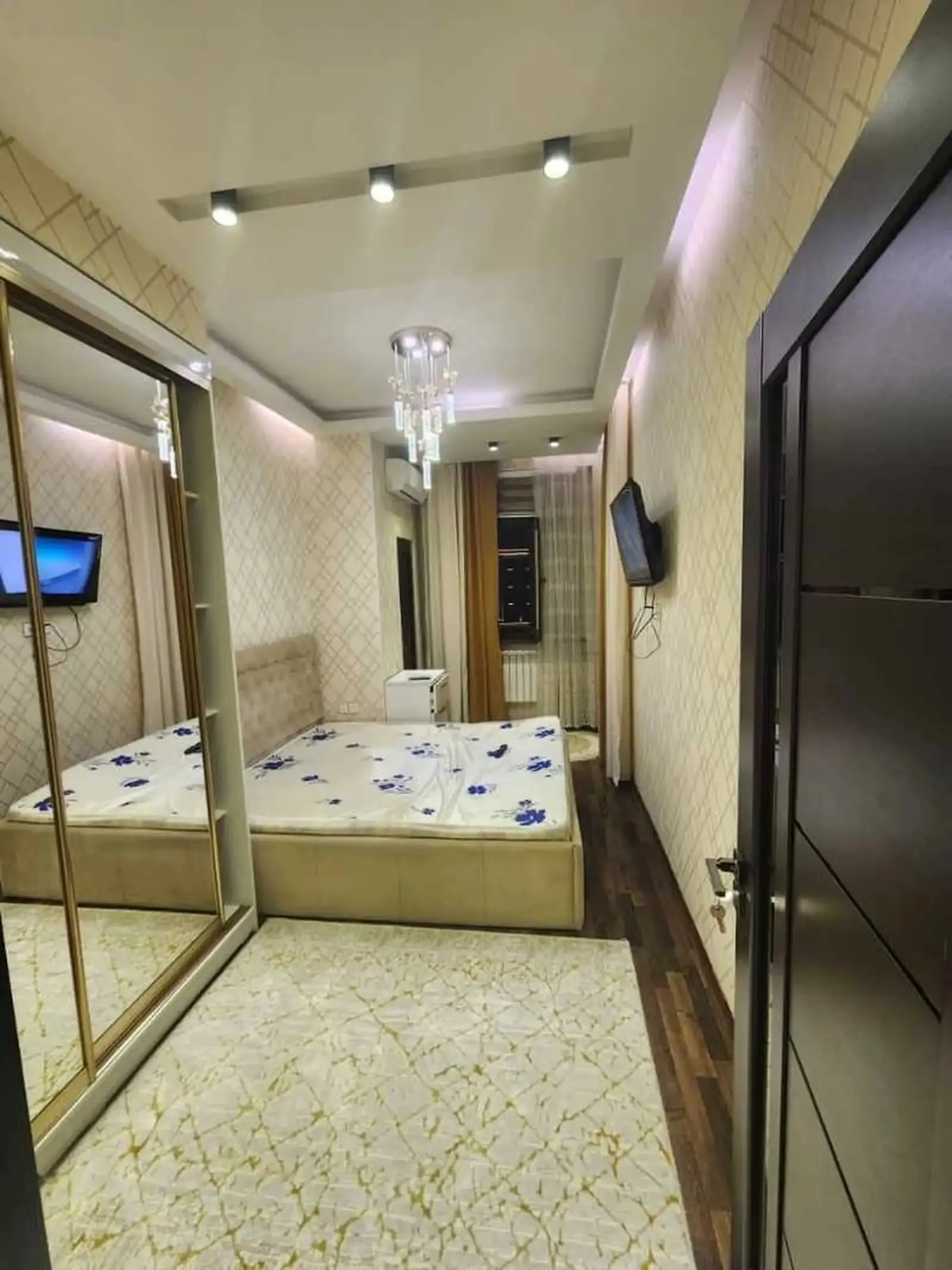 2-комн. квартира, 12 этаж, 70м², Повороти аэропорт 4 дома