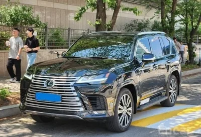 Lexus LX series, 2025