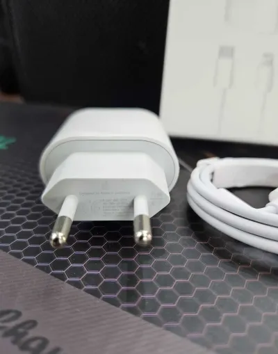 Зарядное устройство для iPhone 14 Pro Max 20W USB-C