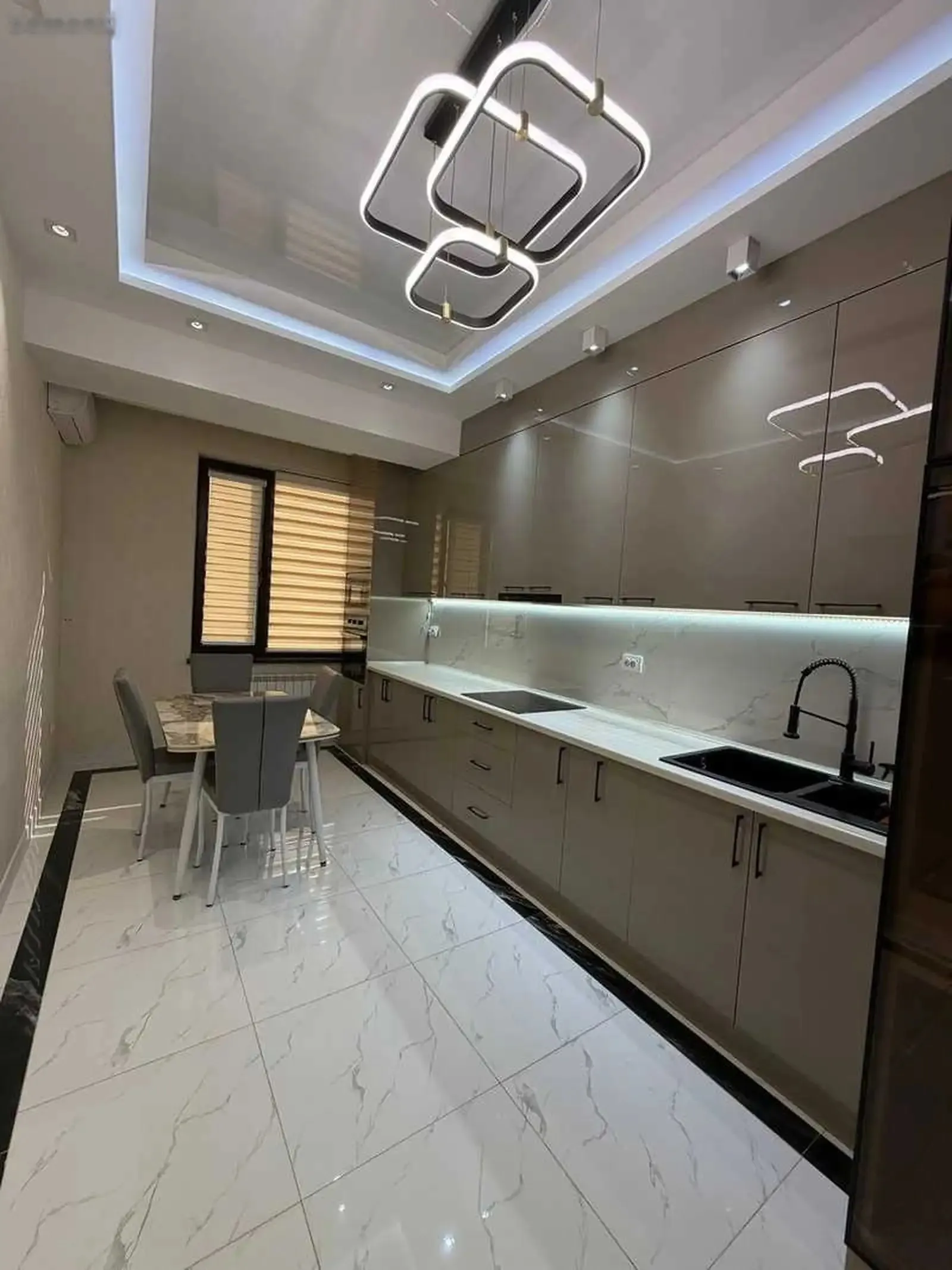 2-комн. квартира, 12 этаж, 86м², 92 мкр, пеши ресторани Райхон