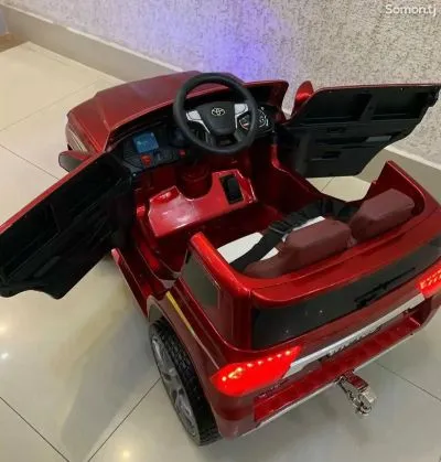 Детский электромобиль