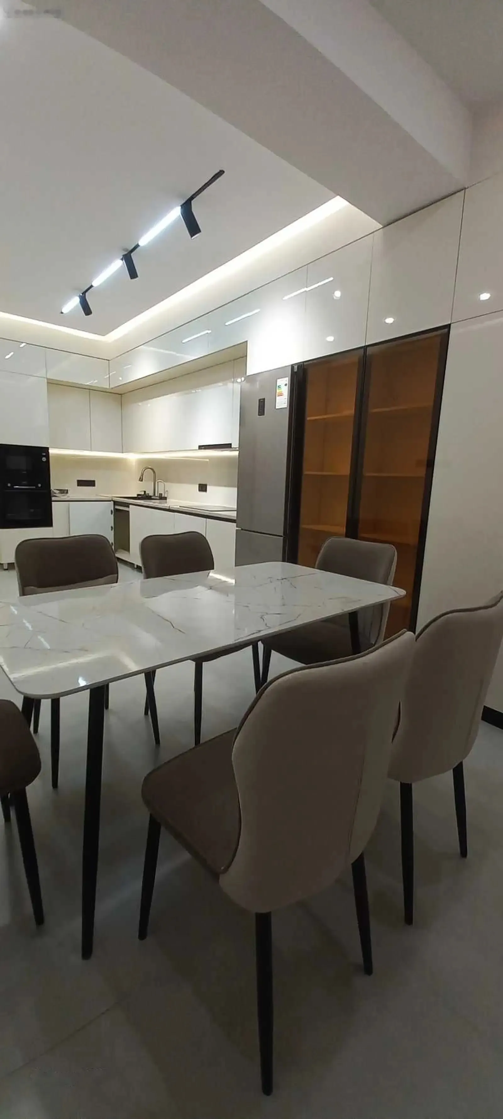 2-комн. квартира, 3 этаж, 127м², оперка