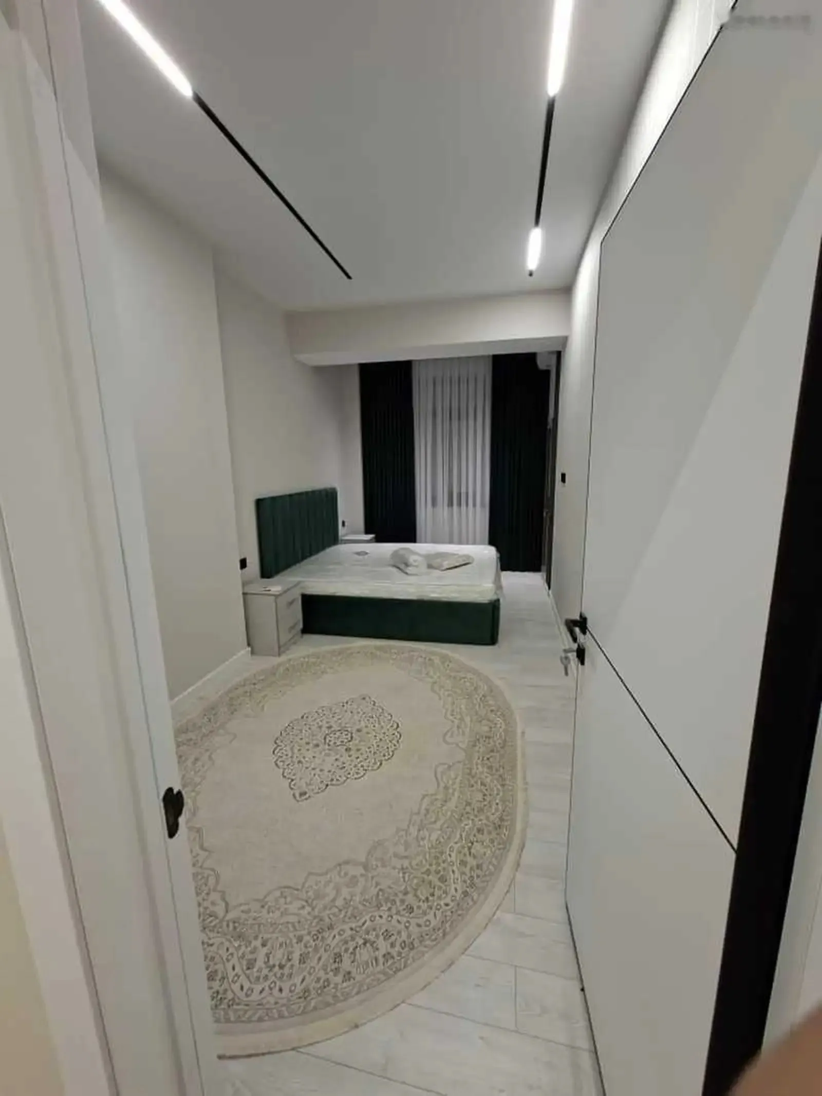 3-комн. квартира, 16 этаж, 87м², пайкари голубой экран