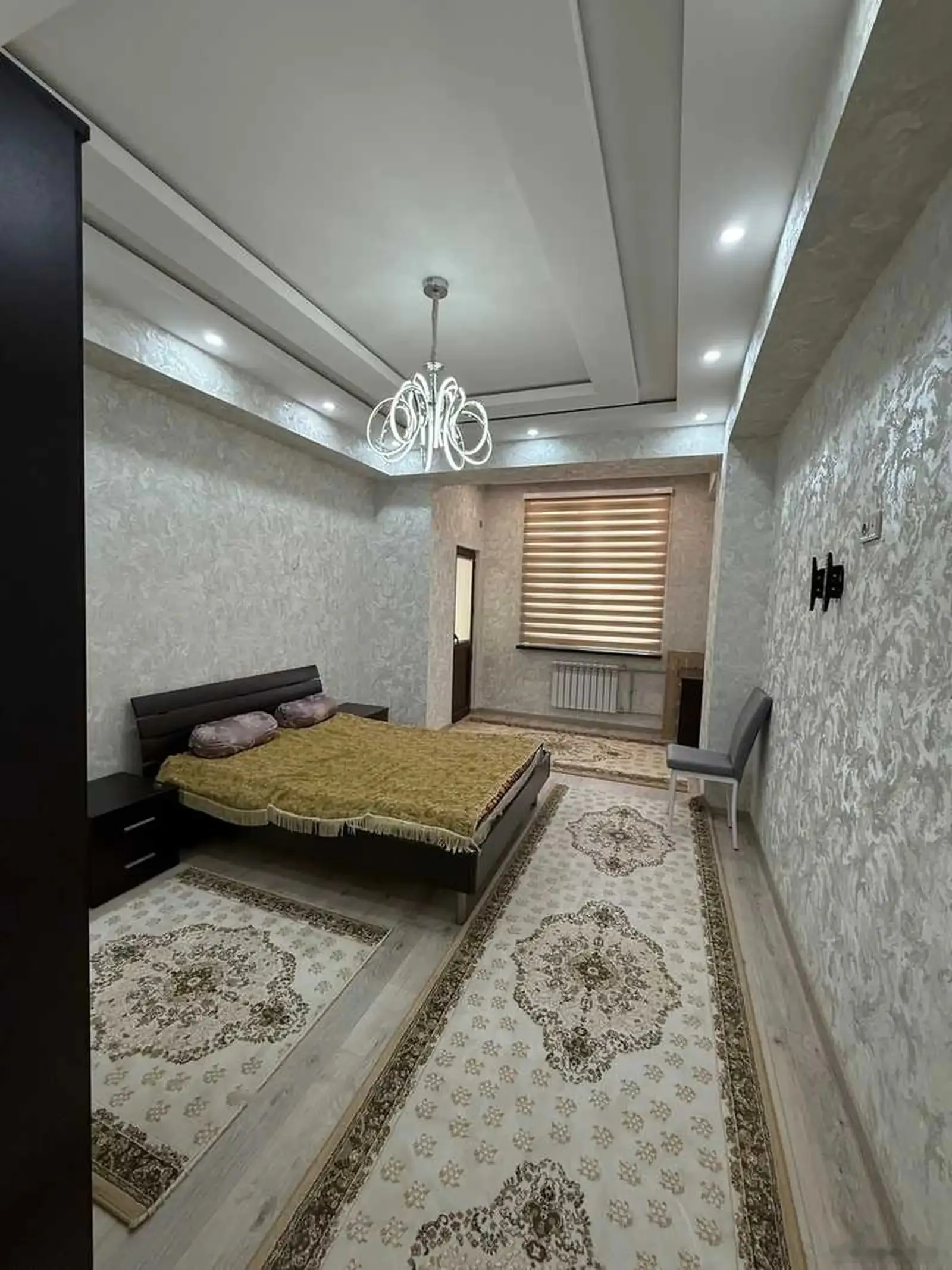 2-комн. квартира, 12 этаж, 80м², голубой экран