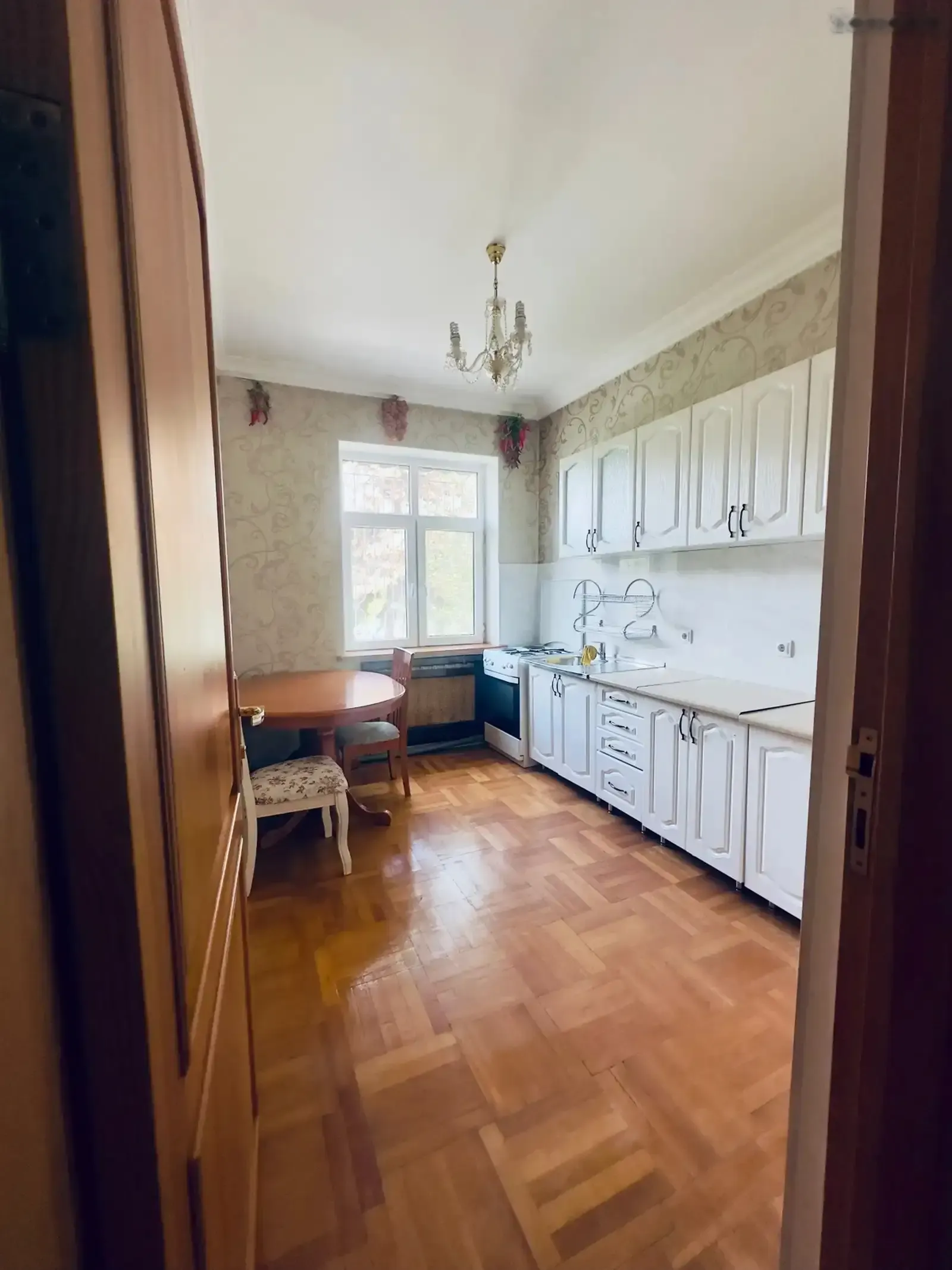 3-комн. квартира, 3 этаж, 100м², ЦУМ