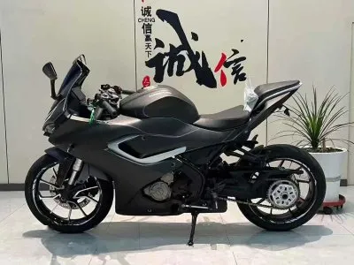 Мотоцикл QJMotor на заказ