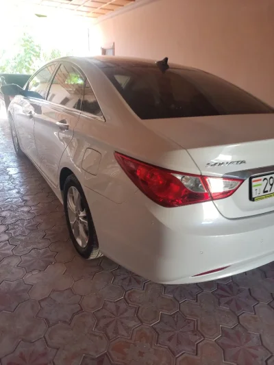 Заднее стекло от Hyundai Sonata YF