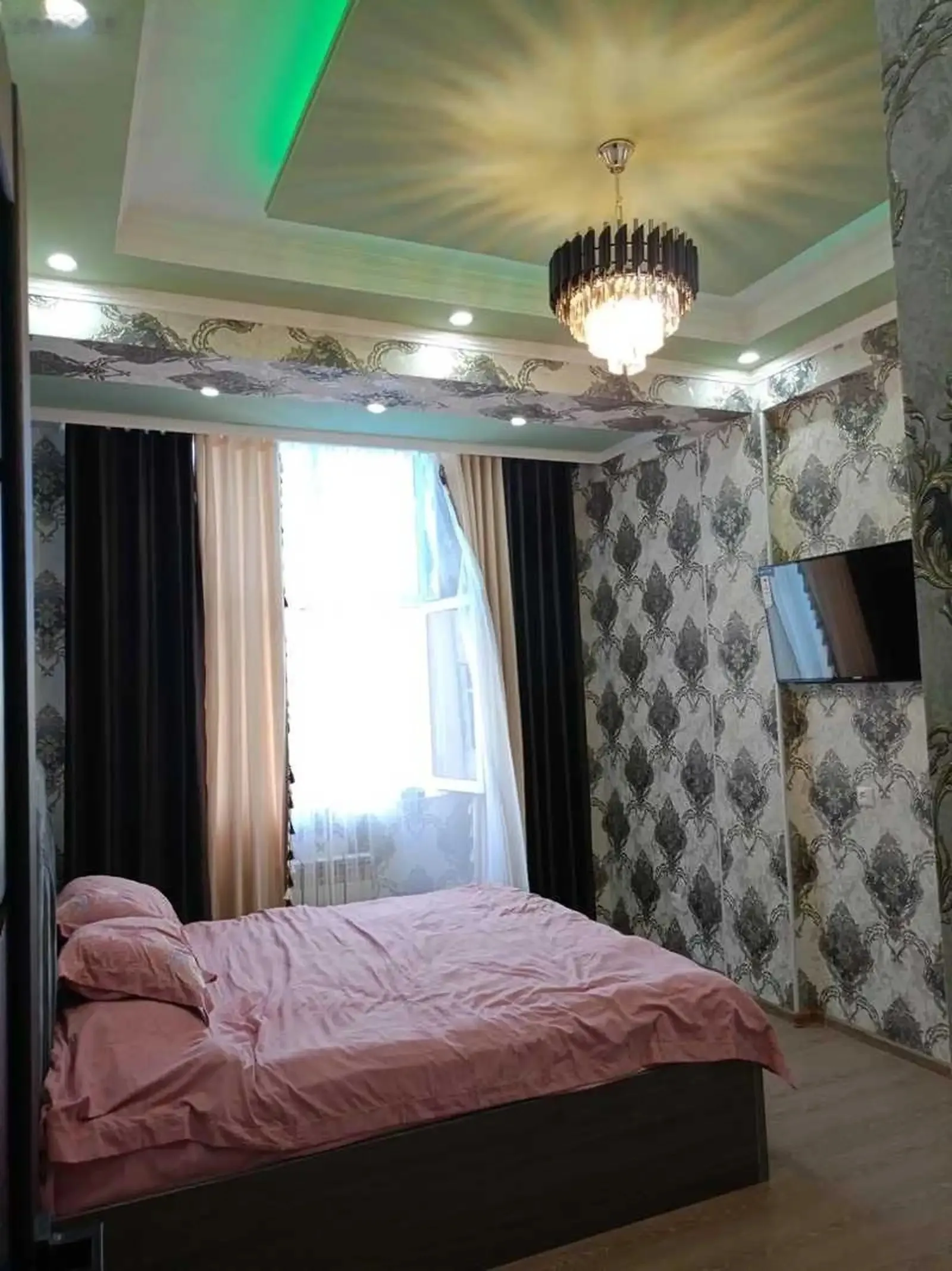 2-комн. квартира, 15 этаж, 50м², голубой экран