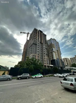 3-комн. квартира, 7 этаж, 100 м², Улица Гаффора Валаматзаде 8/3, Сзади Хукумата Шохмансур, Район Шохмансур