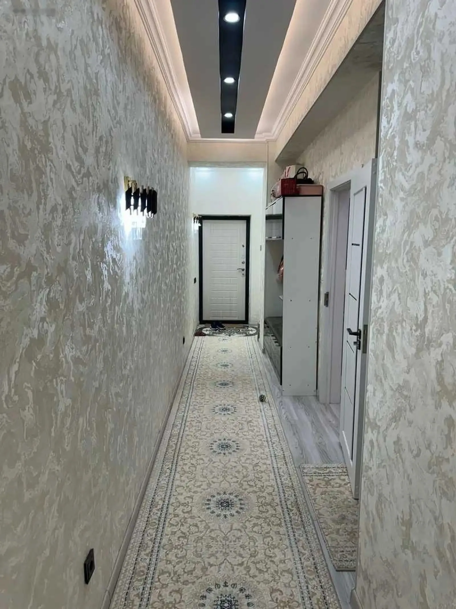 2-комн. квартира, 8 этаж, 70м², голубой экран