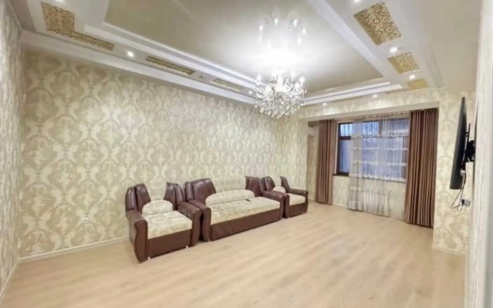 3-комн. квартира, 2 этаж, 105м², Сино