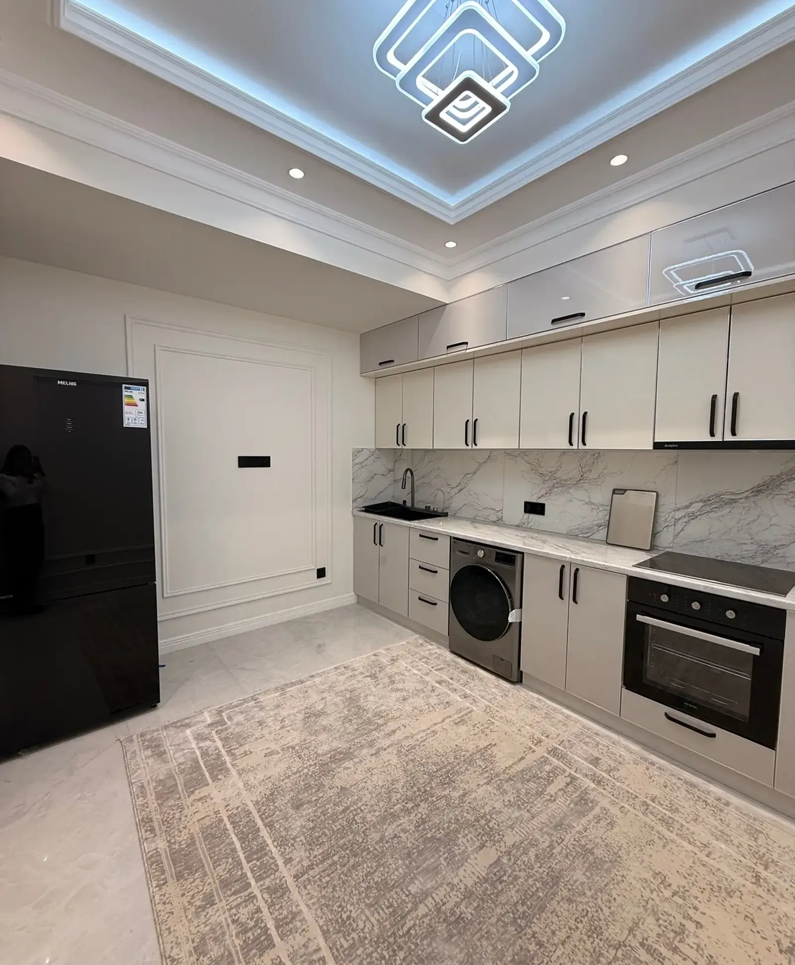 2-комн. квартира, 17 этаж, 71 м², Лухтак, Спартак