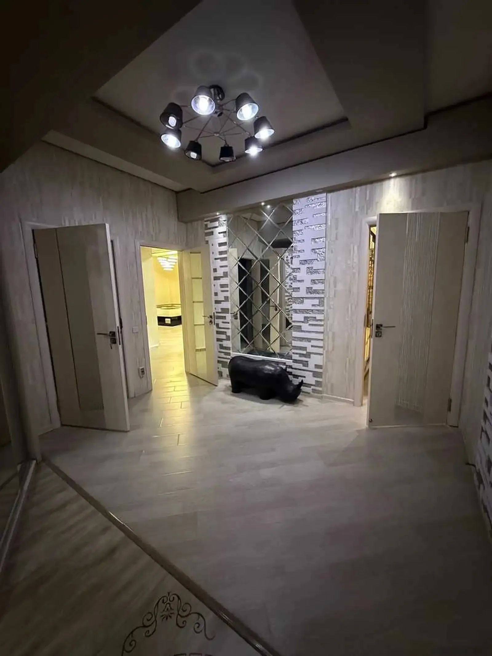 2-комн. квартира, 16 этаж, 100м², Славянский университет