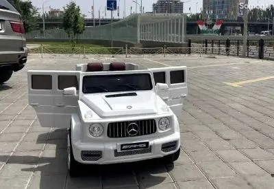 Детский электромобиль