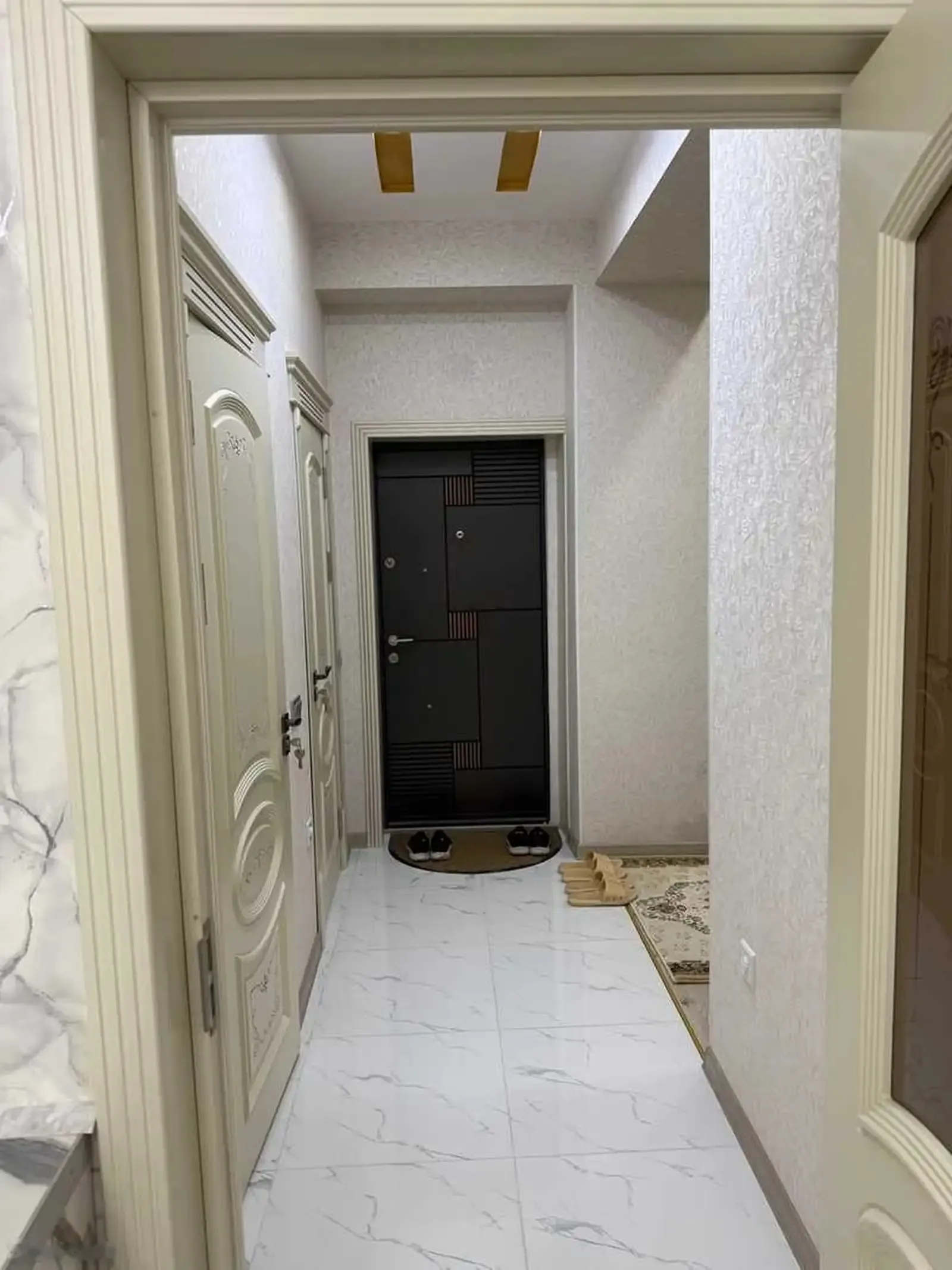 2-комн. квартира, 12 этаж, 80м², голубой экран
