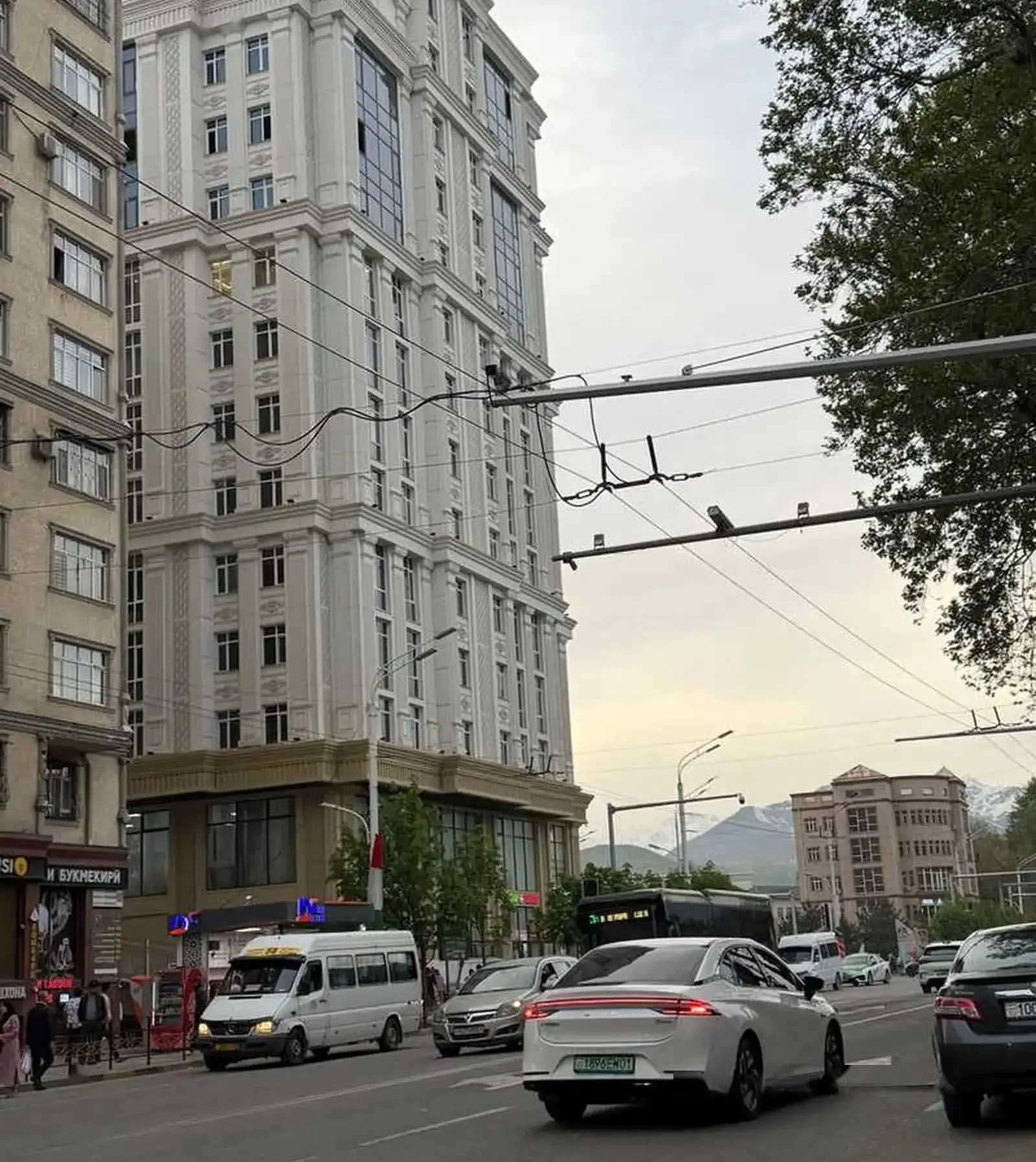 2-комн. квартира, 12 этаж, 65м², И.Сомони