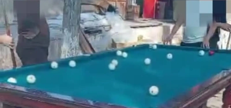 Бильярдный стол