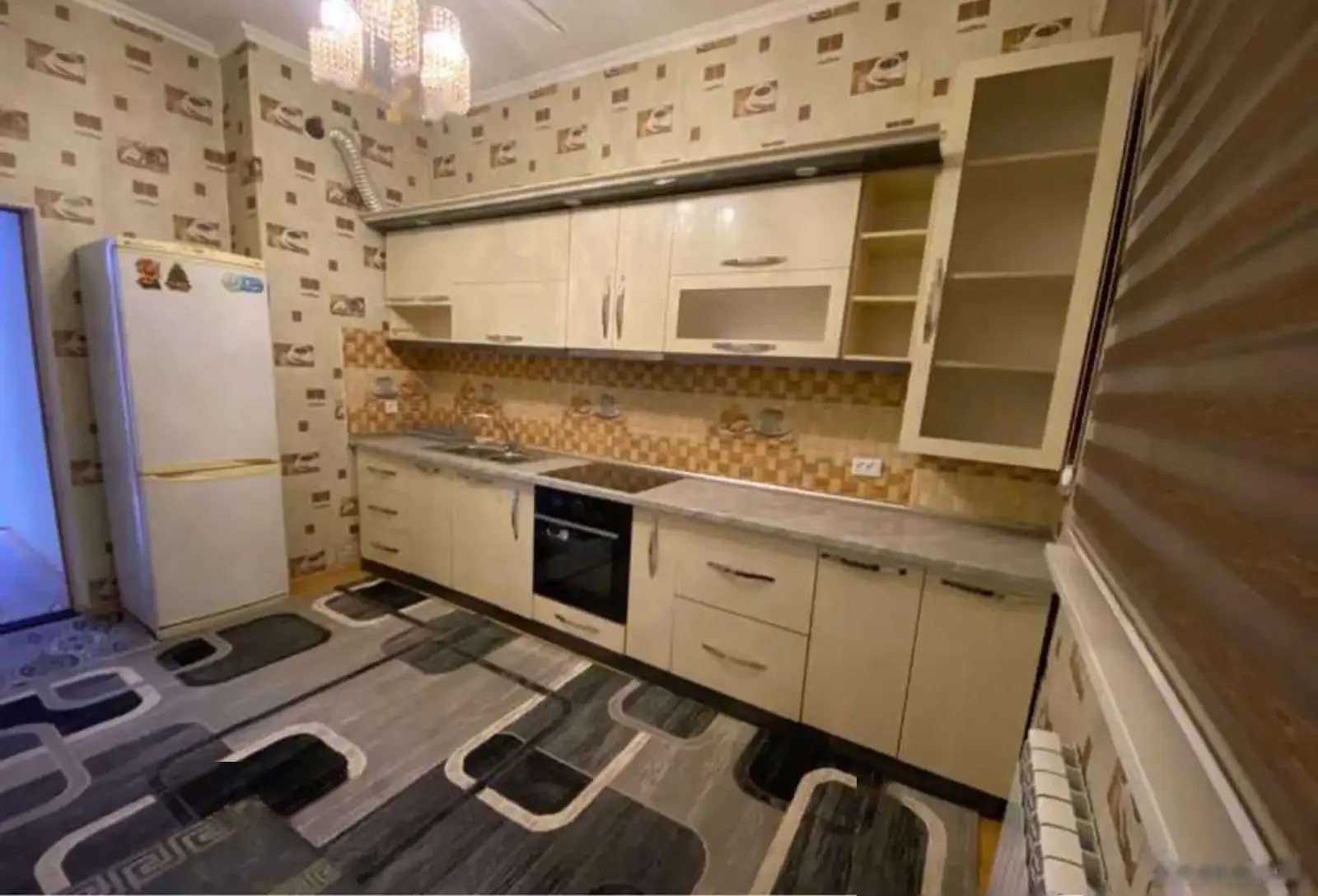 3-комн. квартира, 2 этаж, 100м², Сино