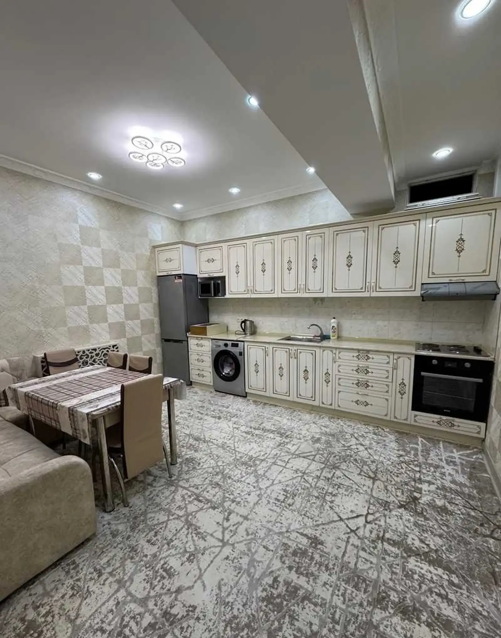 3-комн. квартира, 8 этаж, 145м², Дом Печать