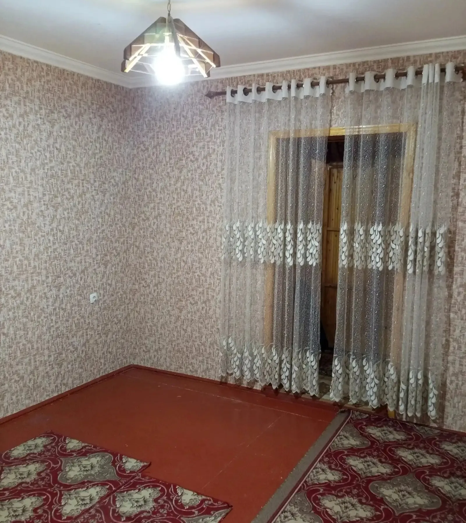 4-комн. квартира, 1 этаж, 80м², 8 мкр