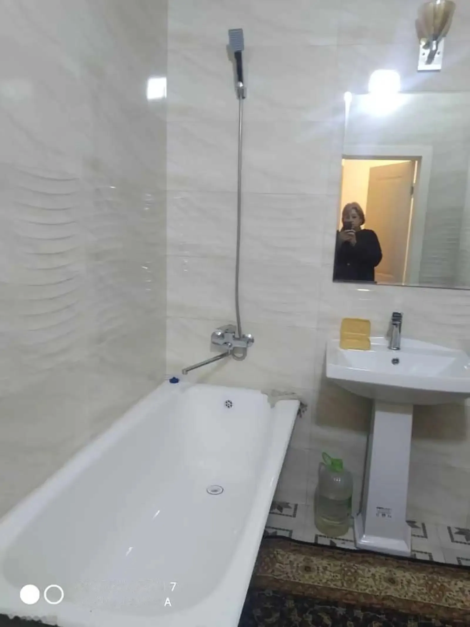 2-комн. квартира, 5 этаж, 100м², голубой экран