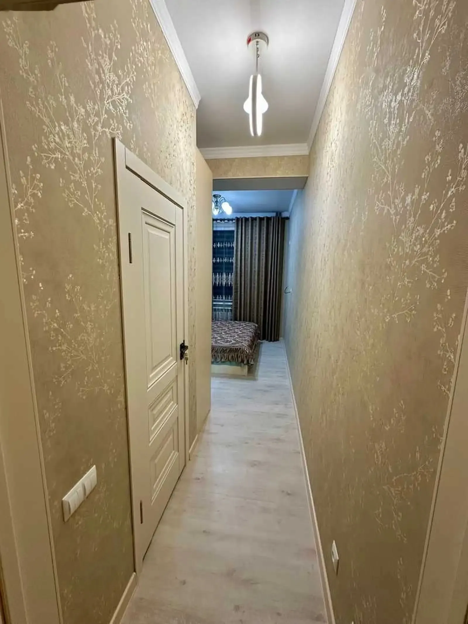 3-комн. квартира, 4 этаж, 110м², Сомони 8 март