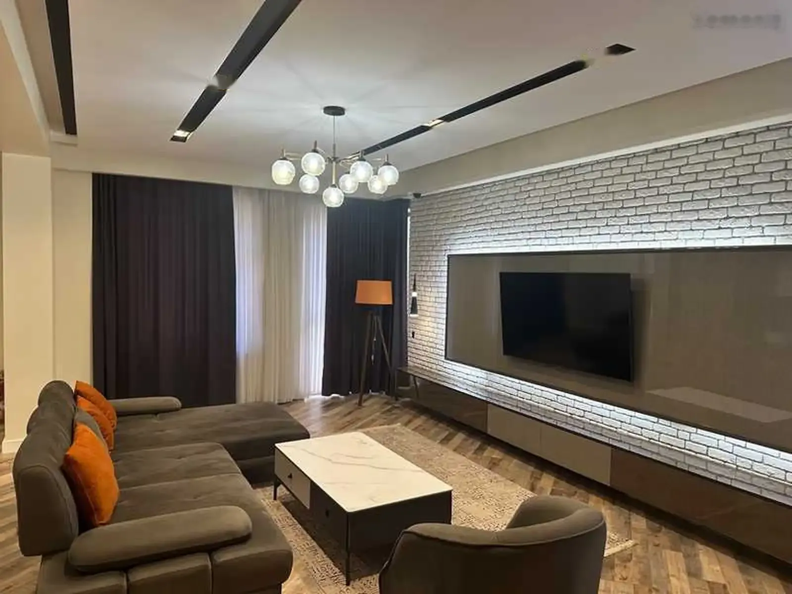 2-комн. квартира, 5 этаж, 107м², И. Сомони