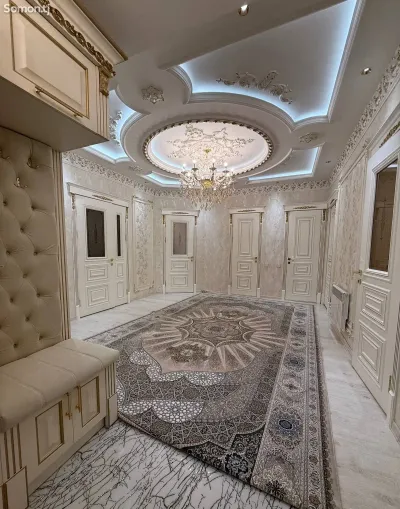 3-комн. квартира, 2 этаж, 134 м², Сино, 91мкр, поликлиникаи 10