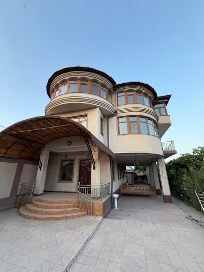 3-этажный, 10 комнатный дом, 1000 м², Зарафшон, Чорьякарон, Национальный парк, Района Сино — миниатюра 9