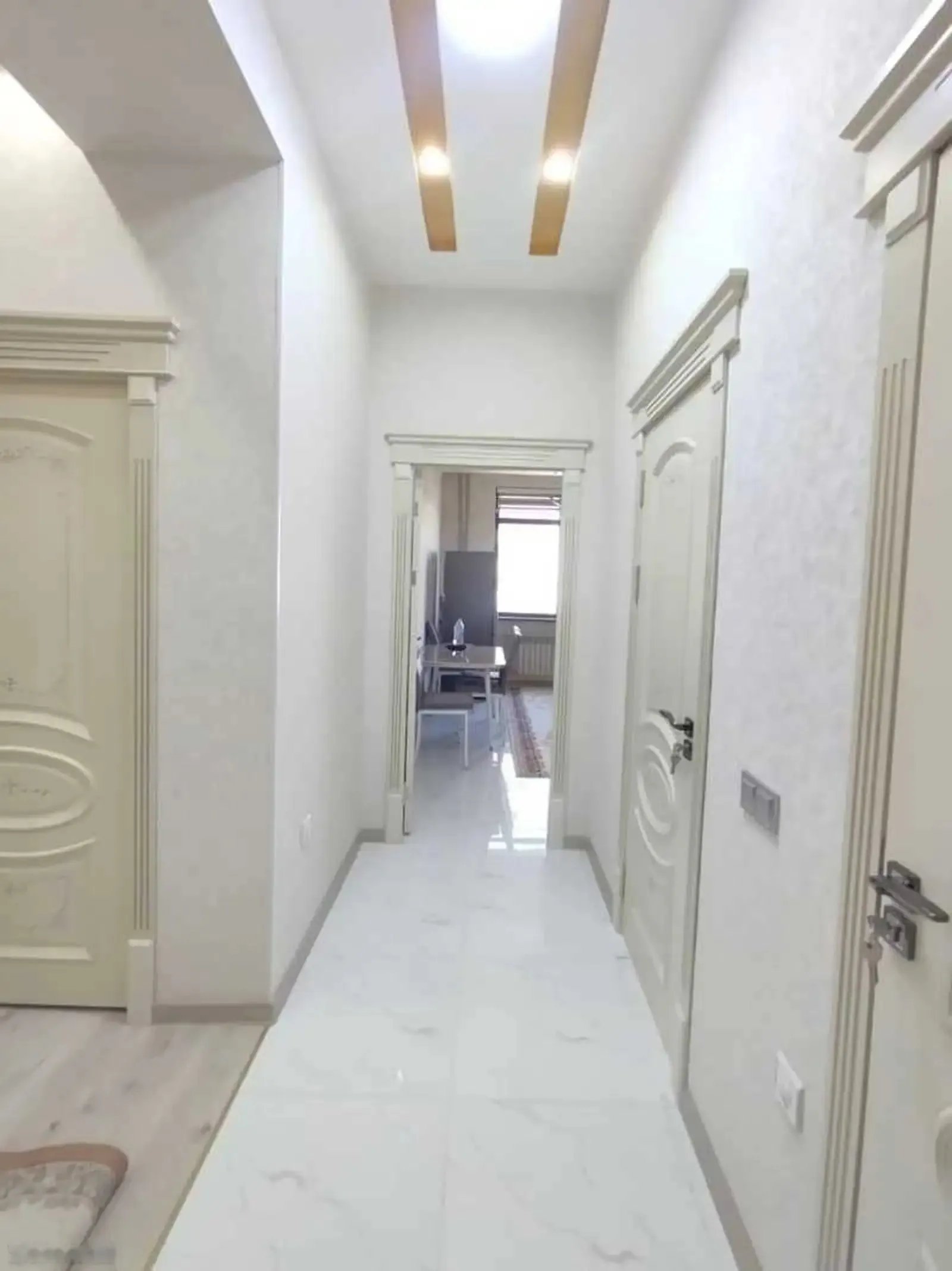 2-комн. квартира, 12 этаж, 82м², Голубой экран