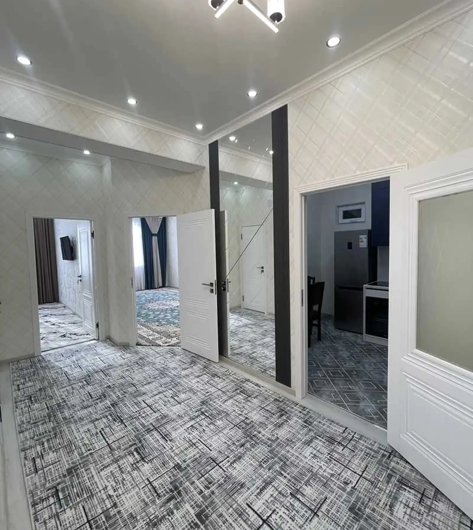 2-комн. квартира, 4 этаж, 70м², Фирдавси