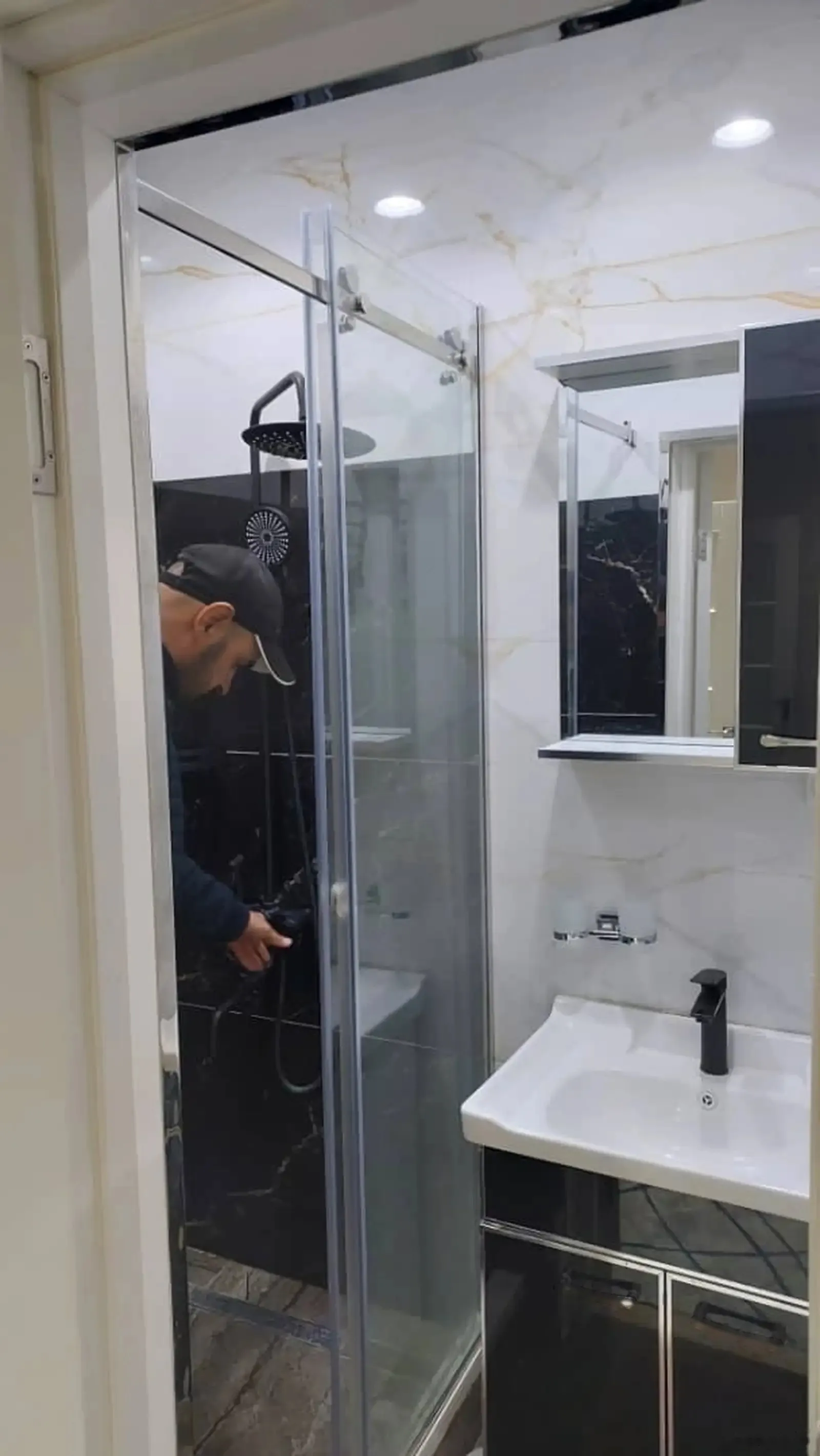 2-комн. квартира, 3 этаж, 70м², голубой экран