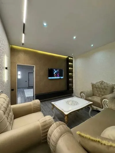 2-комн. квартира, 18 этаж, 78м², Голубой экран