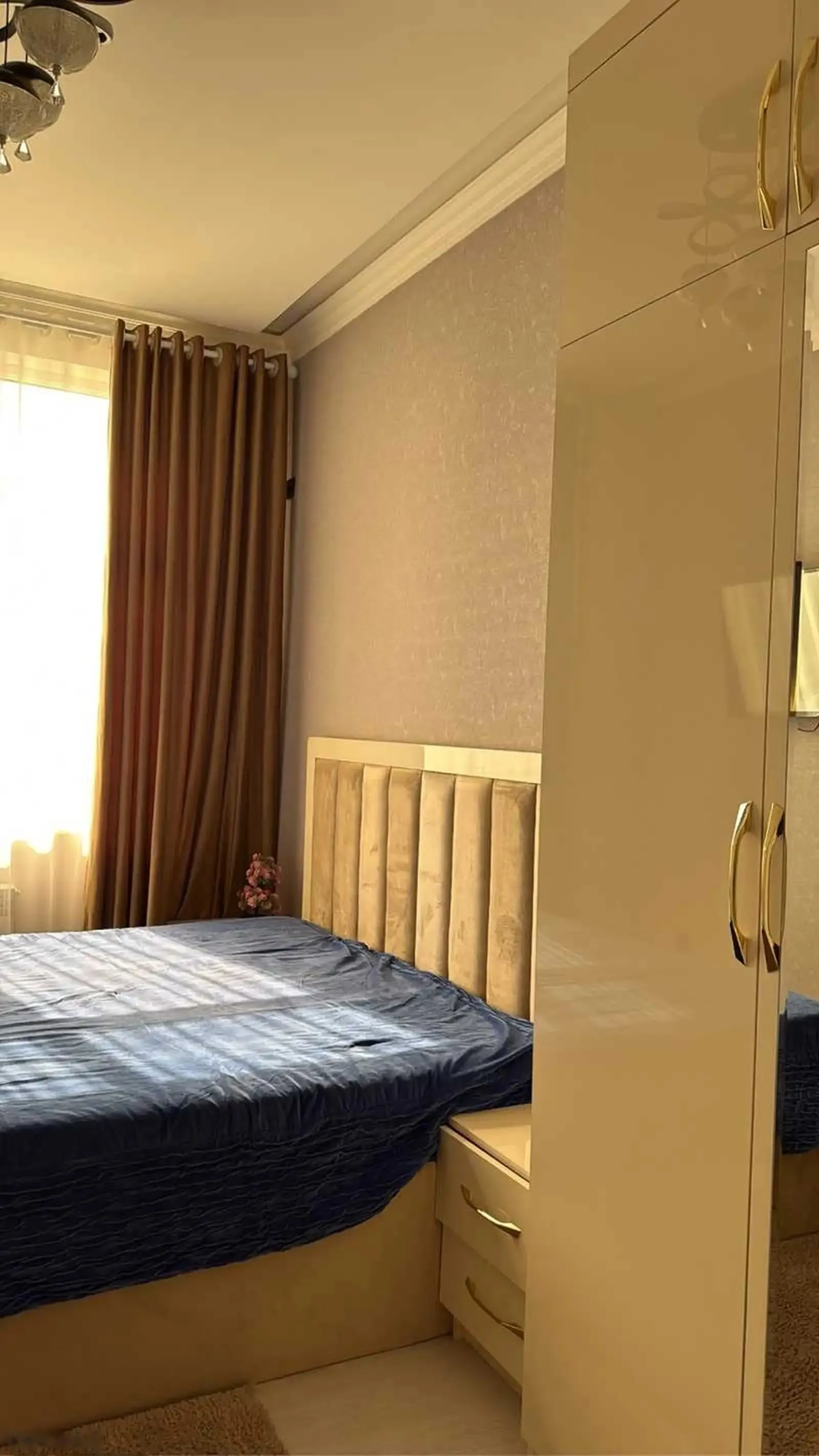 3-комн. квартира, 12 этаж, 100м², Голубой экран