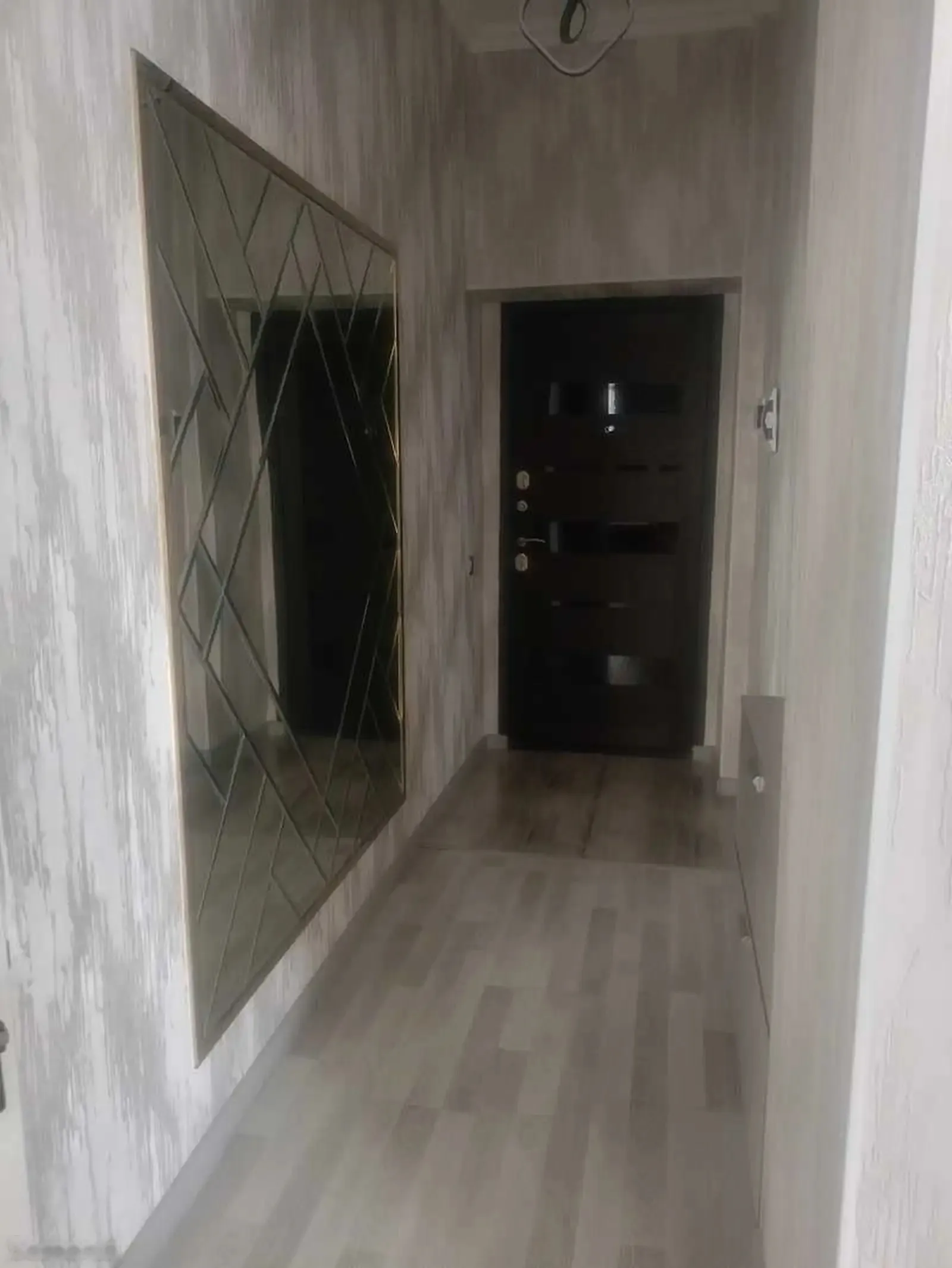2-комн. квартира, 11 этаж, 63м², голубой экран