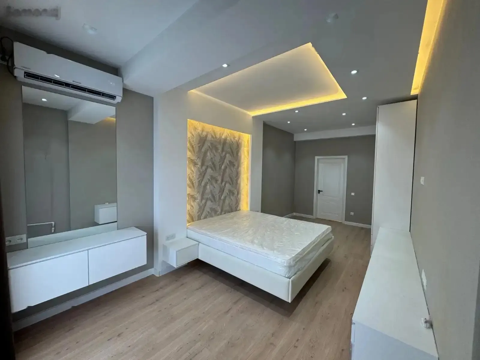 3-комн. квартира, 14 этаж, 115м², И.Сомони