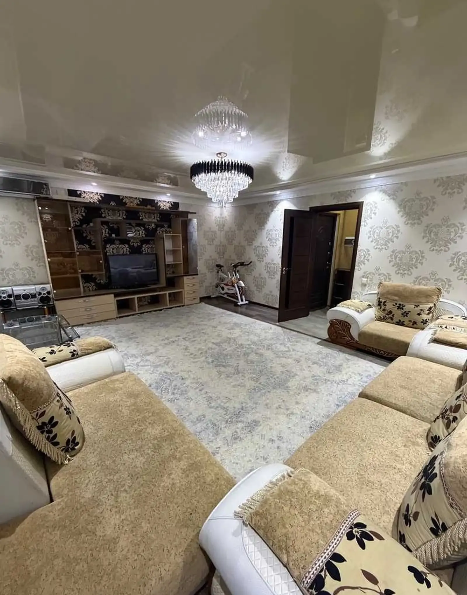 4-комн. квартира, 2 этаж, 100м², Профсоюз