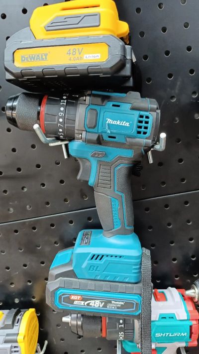 Шруповëрт Makita