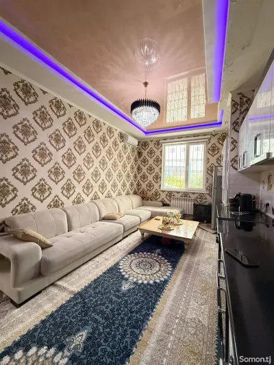 3-комн. квартира, 1 этаж, 85 м²,   102мкр