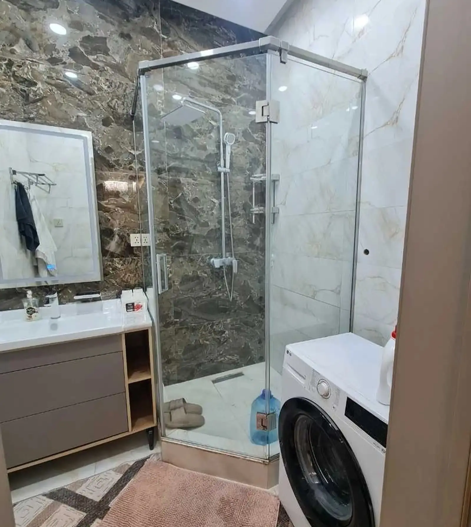 3-комн. квартира, 15 этаж, 93м², Центр